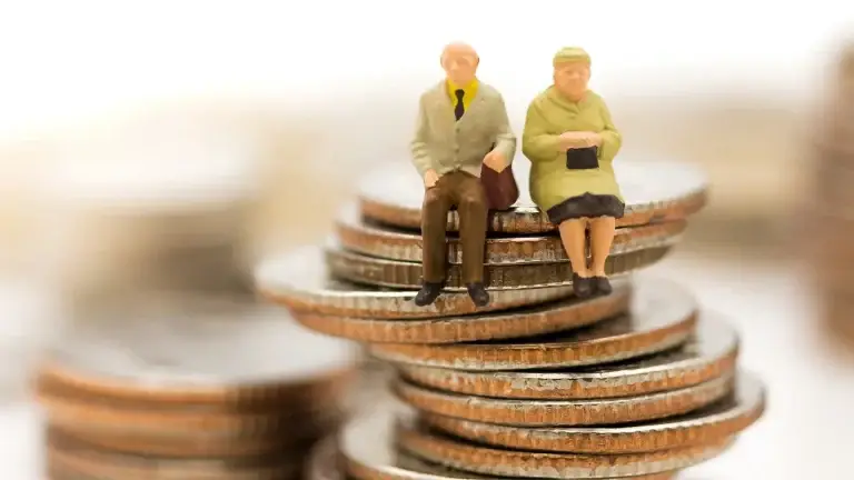 Superannuation vs Pension