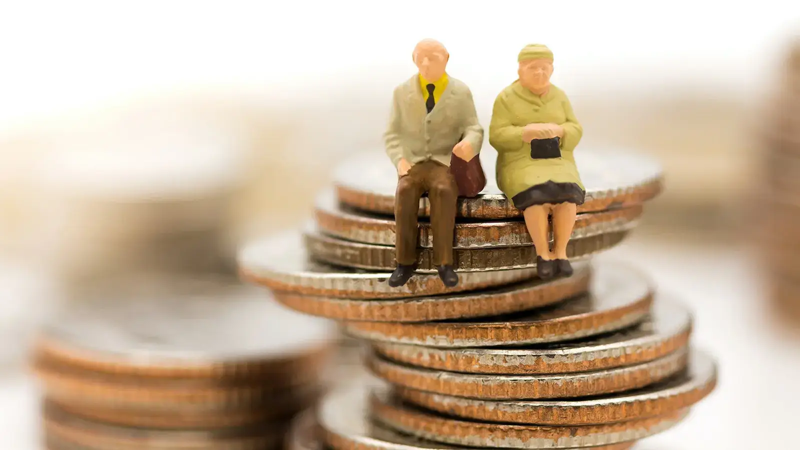 Superannuation vs Pension